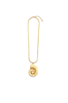  Vittoria Oversized Shell Necklace